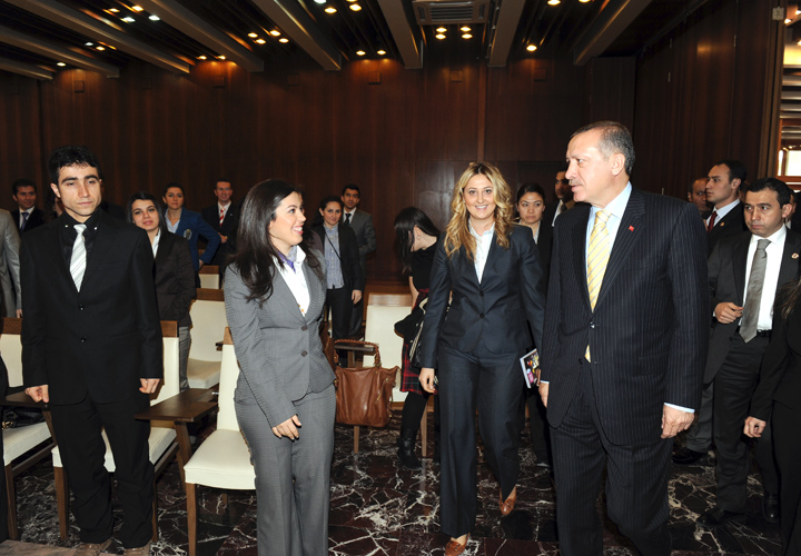 Prime Minister Recep Tayyip Erodogan (right) meets with the participants of IRI’s Capital Internship program