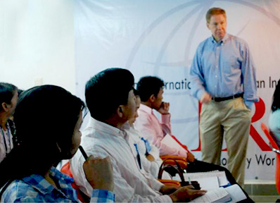 Congressman Tom Davis working with young promising political leaders