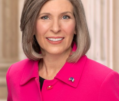 Joni Ernst Headshot