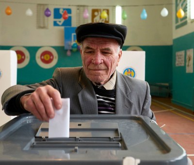 Voter casts ballot in Moldova