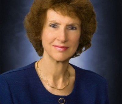 Leslie Waters Headshot